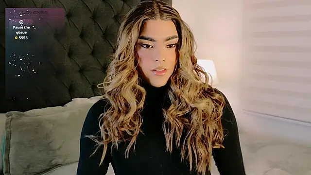 Scarlethvhonparker online show from April 14, 2026, 12:05 am