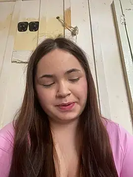 bella  hott online show from August 4, 2026, 11:57 am