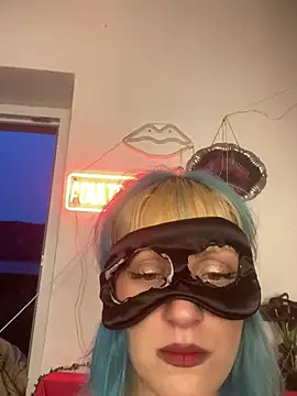Honeymilky1 online show from June 19, 2026, 7:39 pm