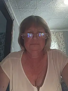 MilashkaCutie50 online show from June 25, 2026, 3:17 am