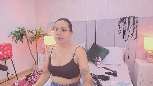 Tesalove 606 online show from July 28, 2026, 4:41 am