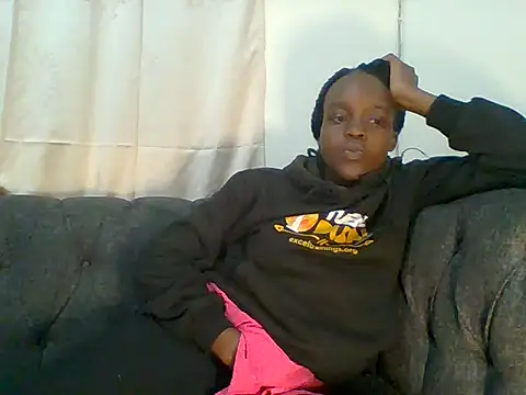 Snapshot of Sexylov25 chatting on June 14, 2026, 8:33 pm Sexylov25 online show from June 14, 2026, 8:33 pm