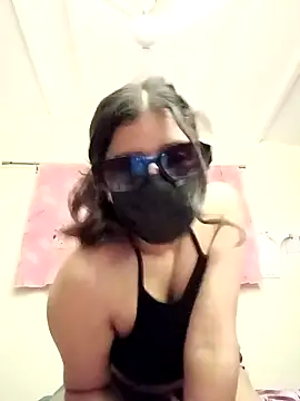 little kitty67 online show from July 24, 2026, 5:44 pm