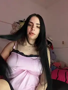 DelaLovers online show from July 6, 2026, 4:42 am