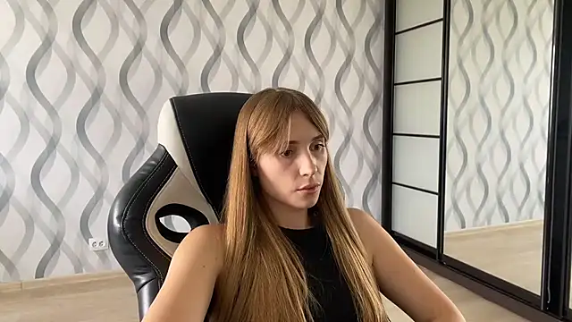 Snapshot of Miss_Luna_meow chatting on June 16, 2026, 10:40 am Miss Luna meow online show from June 16, 2026, 10:40 am