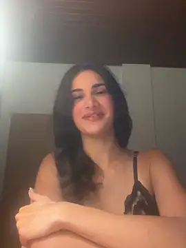 sarahlfvxo online show from June 16, 2026, 4:09 pm