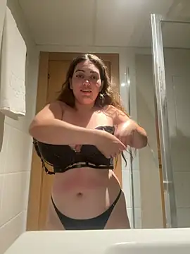 -Malina- online show from July 3, 2026, 10:38 pm