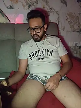 freakkydessi online show from August 8, 2026, 9:39 pm