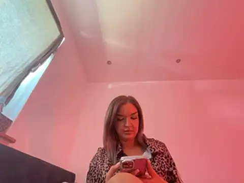 elina amara  online show from June 16, 2026, 3:14 pm