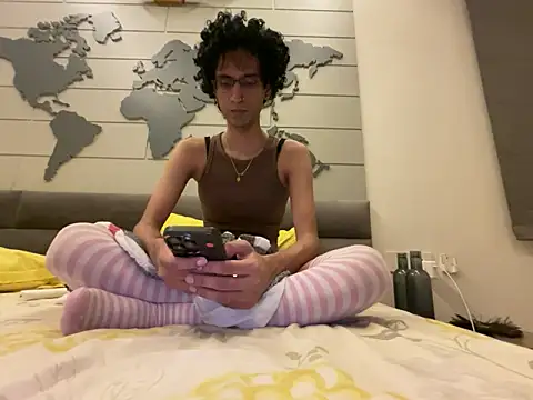 Snapshot of vale_vzg chatting on June 20, 2026, 10:45 pm vale vzg online show from June 20, 2026, 10:45 pm