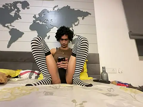 Snapshot of vale_vzg chatting on July 2, 2026, 6:25 pm vale vzg online show from July 2, 2026, 6:25 pm