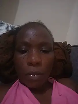 Lovergirlcute online show from June 17, 2026, 6:42 pm