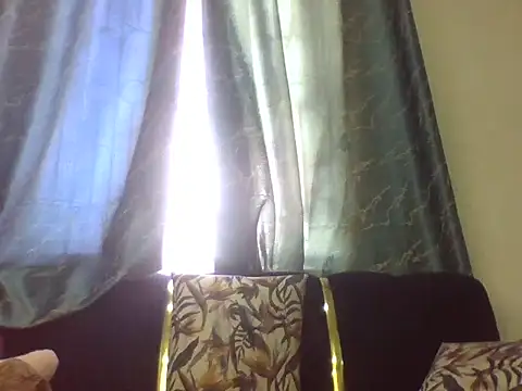 Lovergirlcute online show from July 5, 2026, 9:38 am