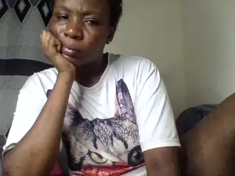 Lovergirlcute online show from July 28, 2026, 11:37 pm