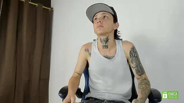 Snapshot of Nick_TattooedGuy chatting on June 19, 2026, 7:17 pm Nick TattooedGuy online show from June 19, 2026, 7:17 pm