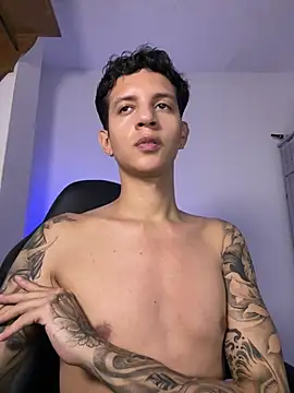 tylerrnova online show from June 22, 2026, 3:19 am