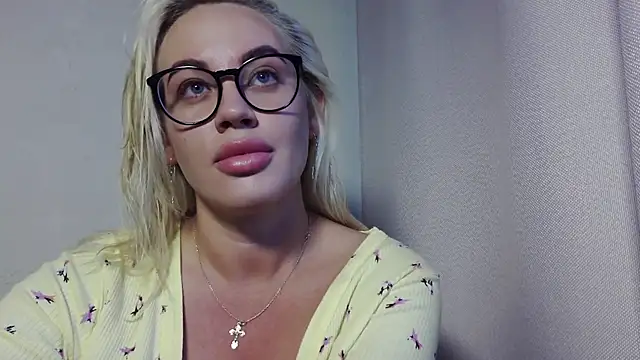 Snapshot of MariaTravel chatting on July 3, 2026, 3:51 pm MariaTravel online show from July 3, 2026, 3:51 pm