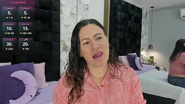 CharlotteG  online show from June 27, 2026, 1:39 pm
