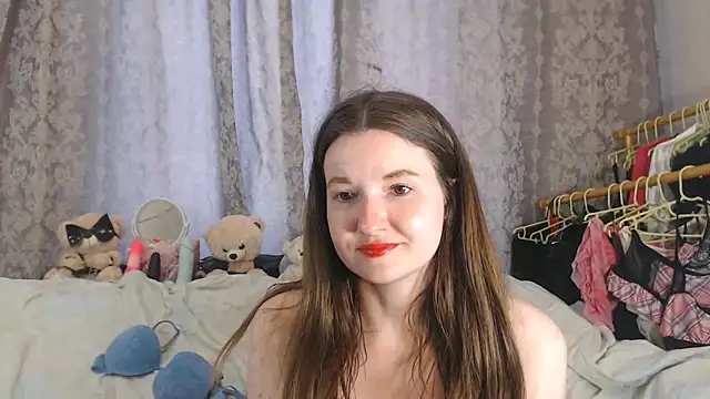 ChloeBrooklyn online show from June 19, 2026, 9:24 am
