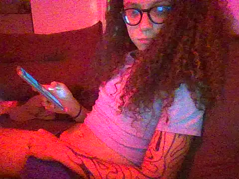 Snapshot of lolozinho_ chatting on June 18, 2026, 9:52 pm lolozinho online show from June 18, 2026, 9:52 pm