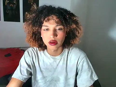 Snapshot of Elianisbigcock chatting on June 26, 2026, 4:06 am Elianisbigcock online show from June 26, 2026, 4:06 am