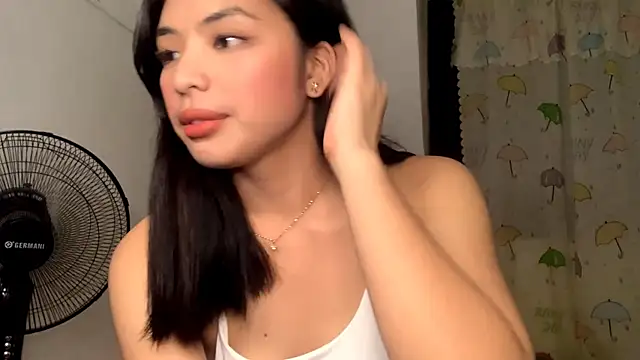 Hazelanne online show from July 25, 2026, 1:52 pm