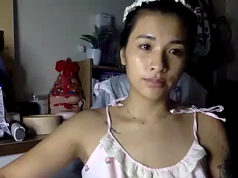 Snapshot of LavitaCen chatting on June 18, 2026, 5:50 pm LavitaCen online show from June 18, 2026, 5:50 pm