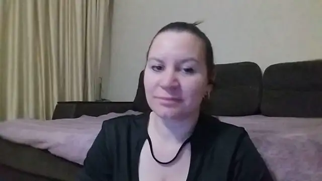 Lauralison online show from June 21, 2026, 8:22 pm
