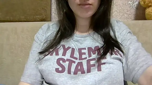 Snapshot of Nivella chatting on July 18, 2026, 6:34 pm Nivella online show from July 18, 2026, 6:34 pm