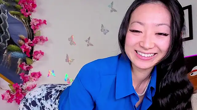 MySweetSofie online show from September 18, 2025, 5:59 pm