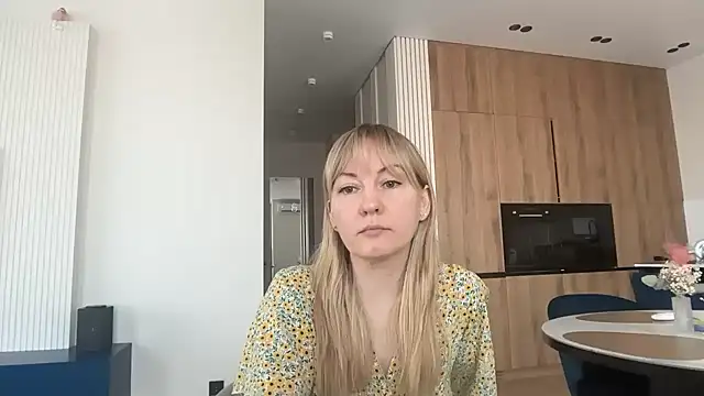 Dorielle online show from June 25, 2026, 5:12 am