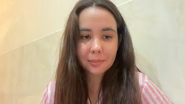 Snapshot of Rionetta chatting on July 2, 2026, 7:31 pm Rionetta online show from July 2, 2026, 7:31 pm