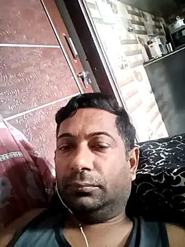 Snapshot of Anyone_143 chatting on July 10, 2026, 4:39 am Anyone 143 online show from July 10, 2026, 4:39 am