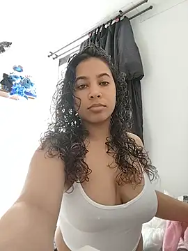 Bellapiers online show from June 21, 2026, 7:05 pm