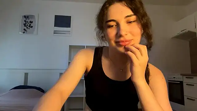 runawyin online show from August 6, 2026, 5:04 pm