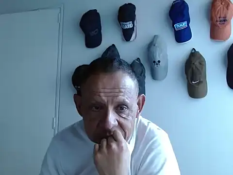 AlekNoir online show from July 7, 2026, 11:58 am