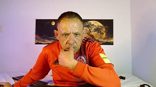 AlekNoir online show from July 8, 2026, 1:10 am