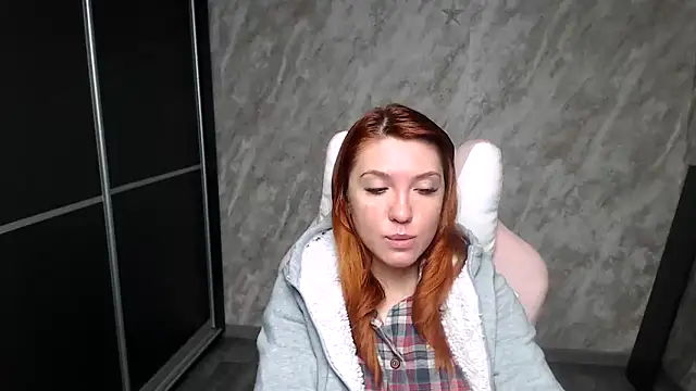 Reginasmilee online show from February 5, 2026, 1:43 am