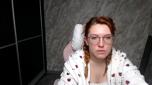 Reginasmilee online show from February 21, 2026, 1:39 am