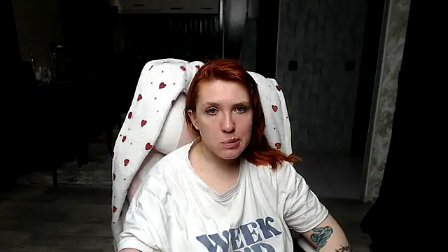 Reginasmilee online show from March 22, 2026, 3:43 am