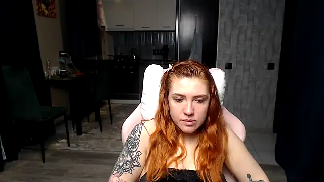 Reginasmilee online show from April 3, 2026, 2:53 am