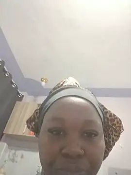 Snapshot of cramelly chatting on July 7, 2026, 8:18 am cramelly online show from July 7, 2026, 8:18 am