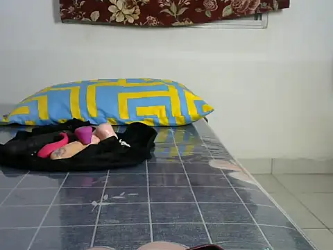Snapshot of melahnin chatting on July 25, 2026, 2:14 pm melahnin online show from July 25, 2026, 2:14 pm