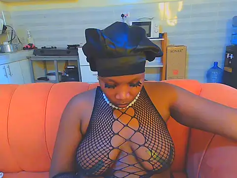 LolaAdriana online show from July 7, 2026, 4:26 am