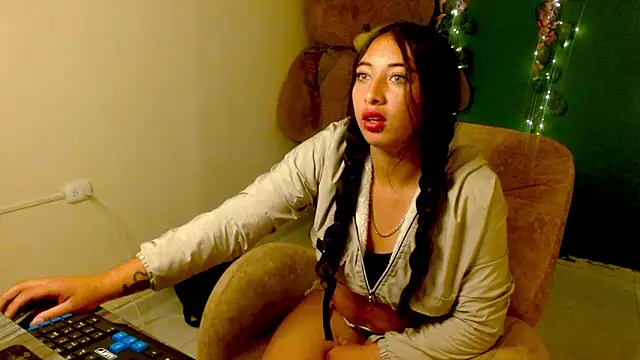 jasminestar160920 online show from July 1, 2026, 1:45 pm