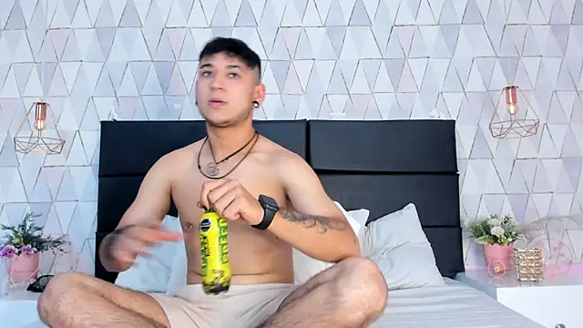 MarkLaurens online show from June 30, 2026, 12:39 pm