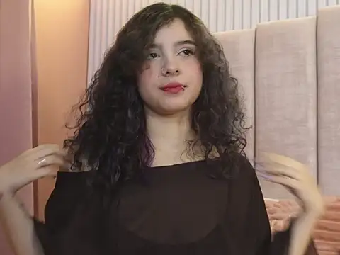 Snapshot of naira_velvett chatting on July 15, 2026, 5:02 am naira velvett online show from July 15, 2026, 5:02 am