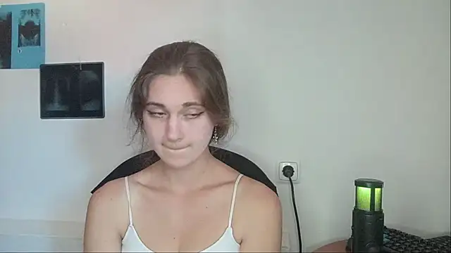 peachyglowX online show from July 1, 2026, 7:21 am