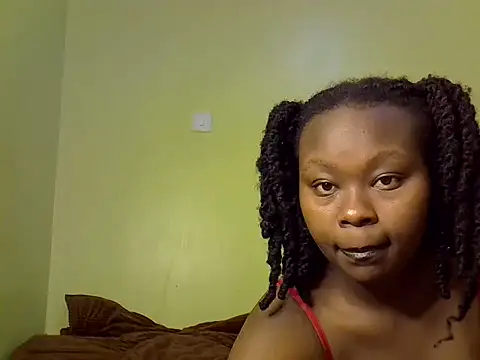 Lunakapshee online show from July 5, 2026, 12:23 pm