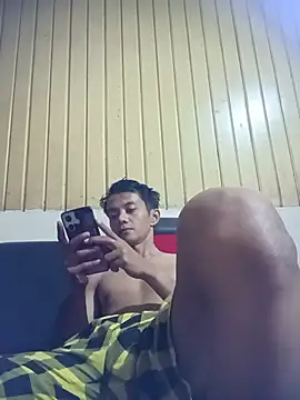Younk001 online show from July 28, 2026, 4:27 pm